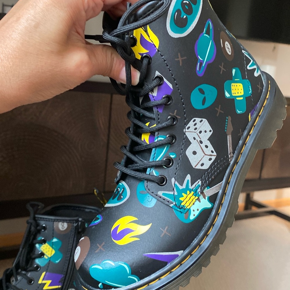 Dr Martens Airwair - Black with pattern US 3 Youth. Never worn.